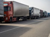 Ukraina aptur kravu pārvadājumus uz Krimu